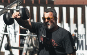 Guia de Treino de Superiores para Mulheres (Sem Medo de Ficar "Grande") Guia de Treino de Superiores para Mulheres (Sem Medo de Ficar "Grande")