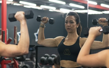 Por que Mulheres Devem Treinar Pesado? A Verdade sobre a Hipertrofia