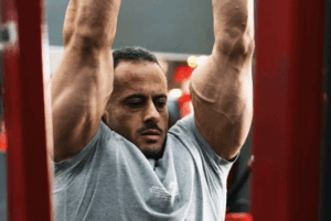 Treino FST-7: Como Aplicar o Método do "Pro Creator" para Máxima Hipertrofia