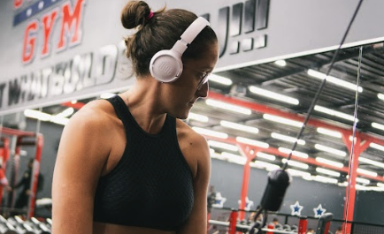 Overall Gym Buritis: A Melhor Opção para Mulheres Focadas em Força e Resultados