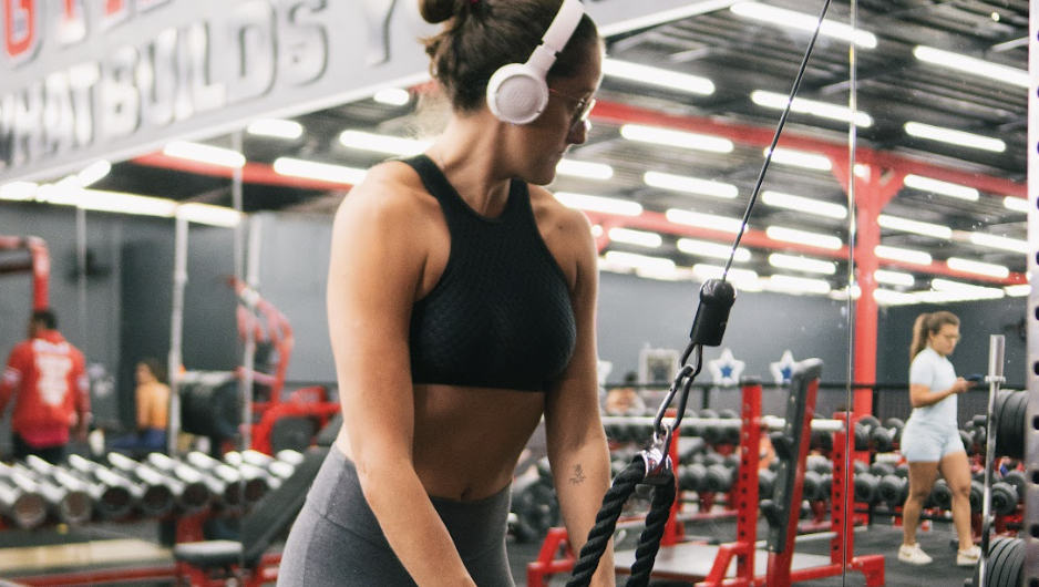 Treino de Pernas Completo: Foco em Quadríceps, Isquiotibiais e Panturrilhas